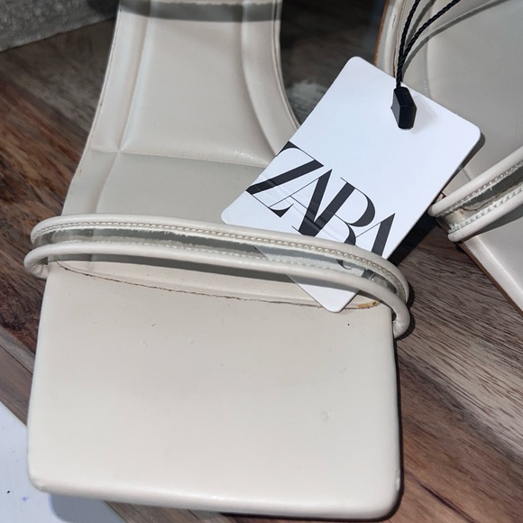 Zara beige heeled sandals - Picture 2 of 7